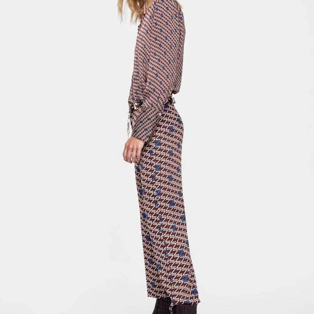 NWT ZARA All Over Z Logo Cropped Pants size L